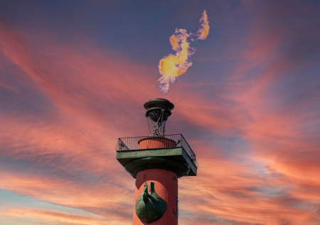 В Петербурге зажгут огонь на Ростральных колоннах