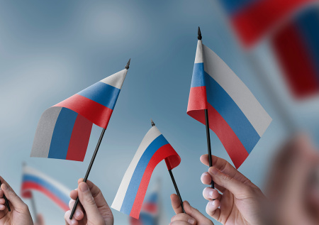 «Россия — не враг»: в Италии прошел митинг против отмены русской культуры