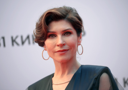 Слухи о проблемах со здоровьем, отсутствие детей, театр: как живет Камынина