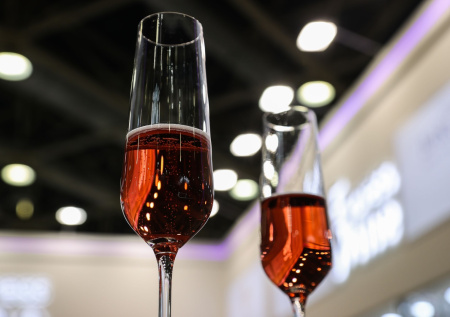 В России упали продажи игристых вин