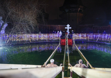 Перечислены 40 официальных крещенских купелей в Москве