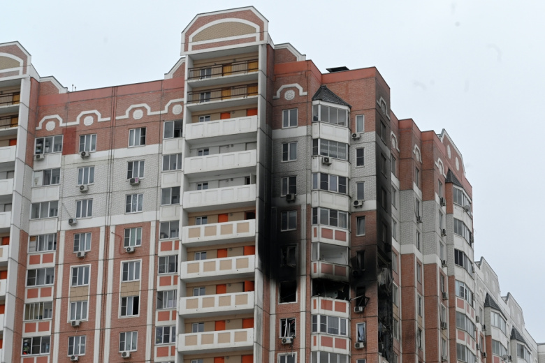 Поврежденные в результате атаки БПЛА со стороны ВСУ квартиры в многоквартирном доме в Левенцовском микрорайоне Ростова-на-Дону