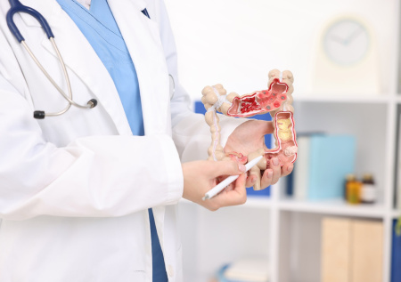 Врач развеял популярный миф о печени и кишечнике