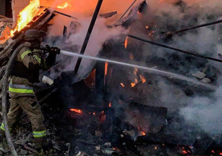 Трое погибли и семеро пострадали в результате пожара в торговом центре