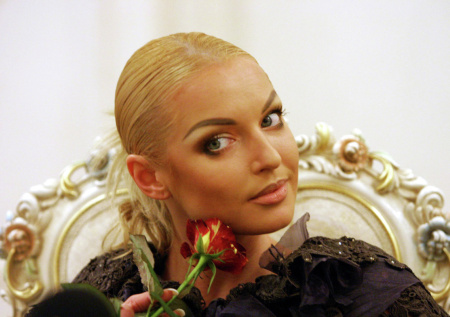 Волочковой на 50-летие подарили 10 млн рублей на апгрейд