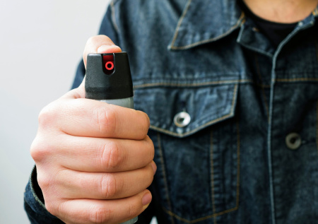 Пациент распылил перцовку в лицо фельдшеру «скорой» после одной просьбы