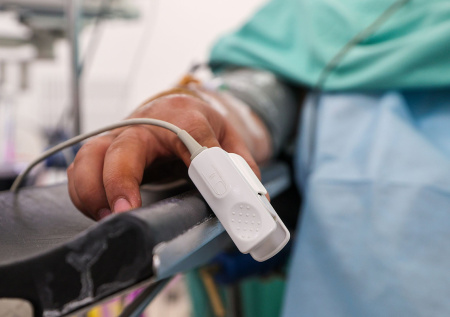 Американец очнулся после наркоза и уверенно заговорил на другом языке