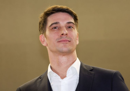 Третий ребенок, смерть отца, мнение об СВО: как живет Станислав Бондаренко