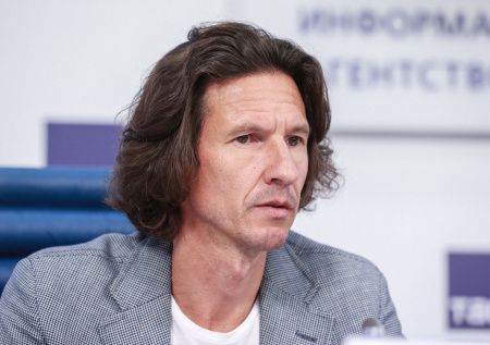 Экс-футболист пробежал марафон с отмороженным пальцем