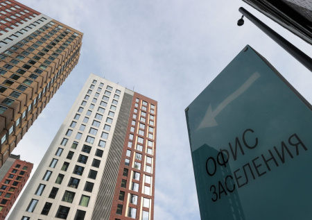 Юрист ответил, на каких условиях молодым семьям может выдаваться соцжилье