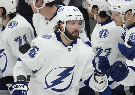 Кучеров первым из хоккеистов РФ достиг отметки в 70 очков в сезоне НХЛ