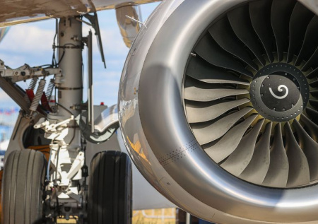 Минпромторг продемонстрировал собранный по серийной технологии Superjet