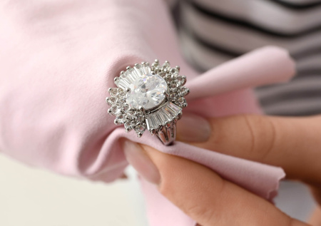 Экономист предупредил о росте цен на серебряные украшения