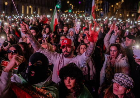 Более 250 школ повреждено в Иране во время протестов