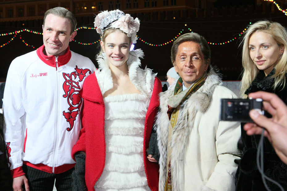 Роман Костомаров, Валентино Гаравани, модель Наталья Водянова и Татьяна Навка, 2015 год
