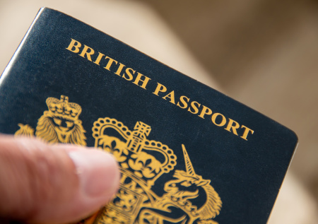 «Это нелепо»: переехавший в РФ британец заявил, что его лишили гражданства