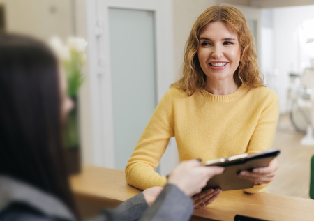 Названы документы, которые нужно требовать в клинике перед пластикой