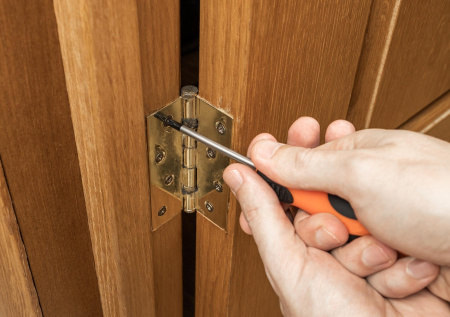 Назван устаревший и неэффективный способ закрепить межкомнатную дверь