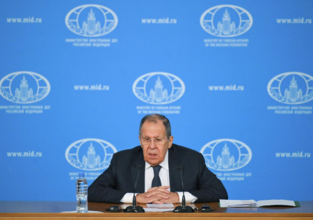 «Не может не помнить»: Лавров призвал Макрона не забывать о Наполеоне