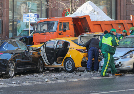 Все об ОСАГО: сколько стоит в 2026 году, как не переплатить