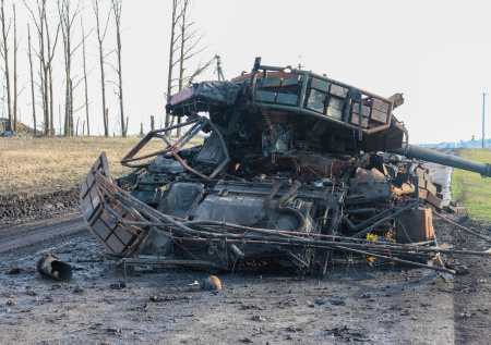 Политик из Франции поразился выставкой разбитой техники НАТО