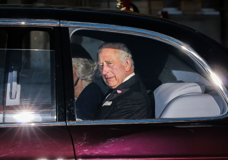 Карл III отказался встречаться с вернувшимся из США принцем Гарри