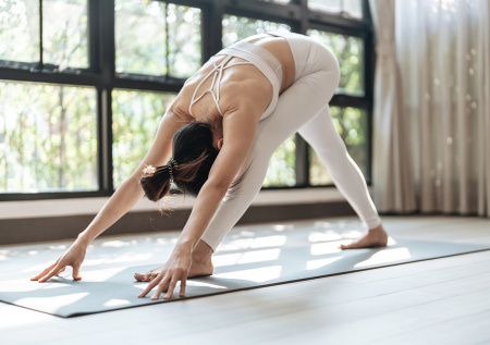 Глава сети фитнес-клубов объяснила небывалую популярность йоги и пилатеса