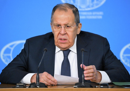 Лавров обрушился на Макрона из-за хамского тона в адрес России