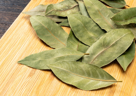 Лавровый лист на максимум: как заморозка превращает обычную приправу в ароматную бомбу