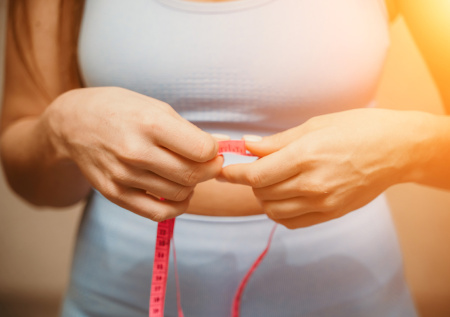 Как похудеть, наедаясь на ночь: самые популярные «сытые» диеты