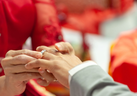 «Не видел ничего подобного»: в Китае сыграли свадьбу две пары близнецов