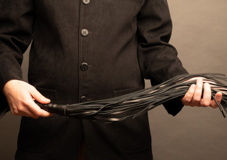 Шоу с ножами и плетьми: что известно о сомелье-убийце из Красногорска?