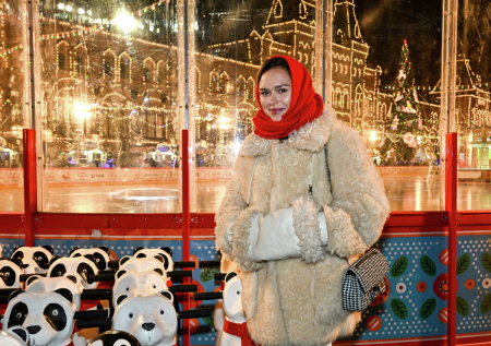 Стефания Маликова поделилась кадрами с горящими волосами