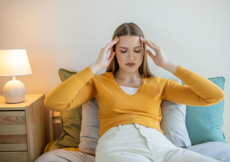 Врач предупредила, о чем сигнализирует хроническая головная боль