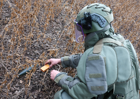 В МО рассказали о ежедневных подвигах командира саперов с позывным Калаш