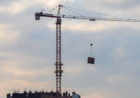 Незаконное возведение 25-этажного дома попало под прицел СК