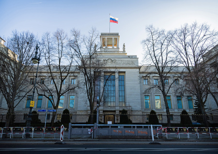 «Наспех состряпанная провокация»: посольство РФ о высылке атташе из ФРГ