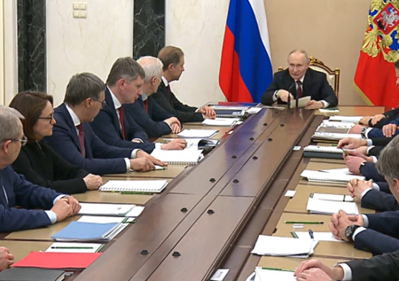 Путин назвал новых глав комиссии по развитию микроэлектроники