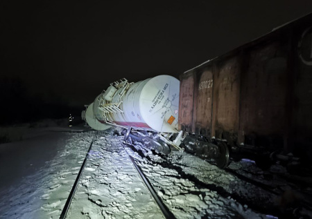Опубликованы фото железнодорожной катастрофы в Тульской области