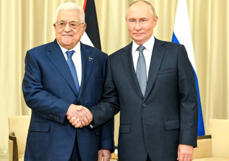 Песков рассказал, что будут обсуждать Путин и Аббас