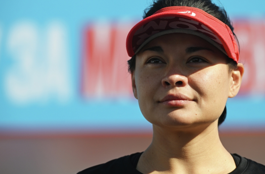 Президент Федерации триатлона России, организатор проекта «Гонка героев» Ксения Шойгу общается с журналистами перед началом девятого всероссийского полумарафона в Москве