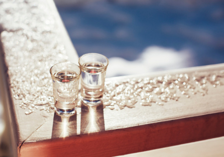 Врач развеяла главное заблуждение об употреблении алкоголя на морозе