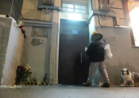 Разбивший мемориальную доску Политковской объяснил свой поступок