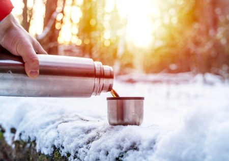 Врач назвала напитки, которые лучше всего согреют на морозе