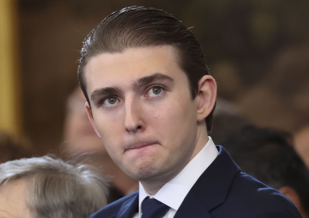 Сын Трампа спас женщину