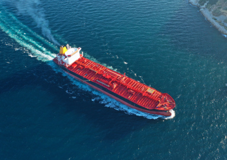 Французы приняли решение по задержанному танкеру