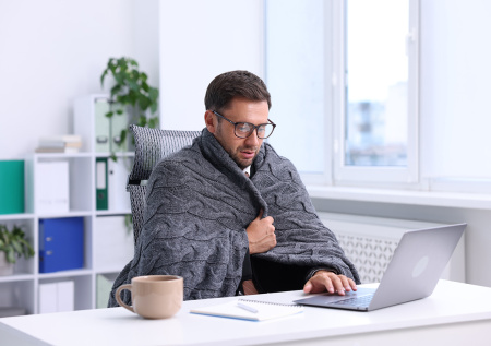 В Госдуме предложили переводить сотрудников на удаленку в морозы