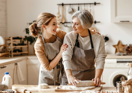 Психолог объяснил, как выстроить отношения со свекровью