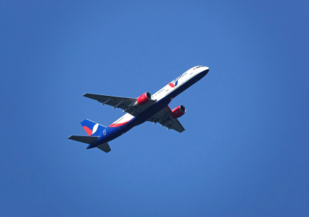 Названа причина сигнала бедствия следовавшего из Пхукета в Барнаул самолета