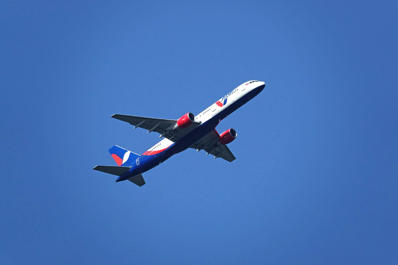 Самолет Boeing 757 авиакомпании Azur Air